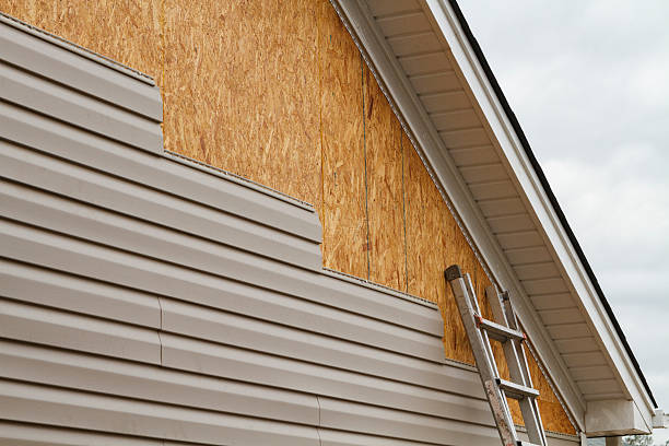 24/7 Emergency Storm Damage Siding Repair experts in Forest City, FL